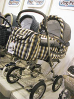 Відома італійська торгова марка Peg Perego оновила дизайн своїх колясок і представила на виставці ті екземпляри, які ми вже бачимо в Московських магазинах