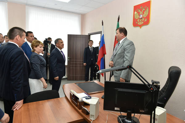 Лідер Татарстану відвідав нові кабінети суддів, зали судових засідань, архівні та допоміжні приміщення