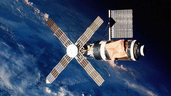 Радянські вчені знову виявилися першими в космосі - через проблеми з розробкою та відсутності цілого ряду рішень фахівці NASA змогли «зібрати» власну пілотовану станцію Skylab лише в 1973 році