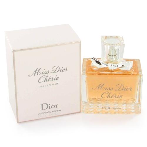 Аромат Miss Dior наповнений чудовими фруктовими запахами, а також іншими тонкощами