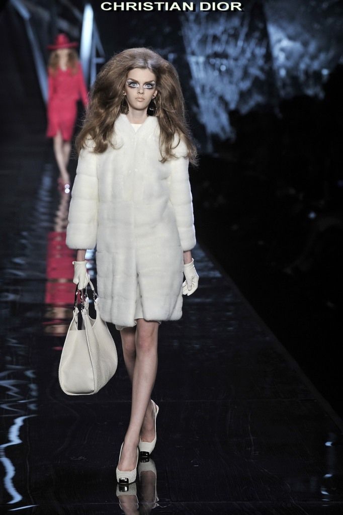 А одним з найбільш хвилюючих моментів в тому ж році стало відкриття показу Dior на тижні моди в Парижі - тоді Маша стала обличчям колекції модного будинку