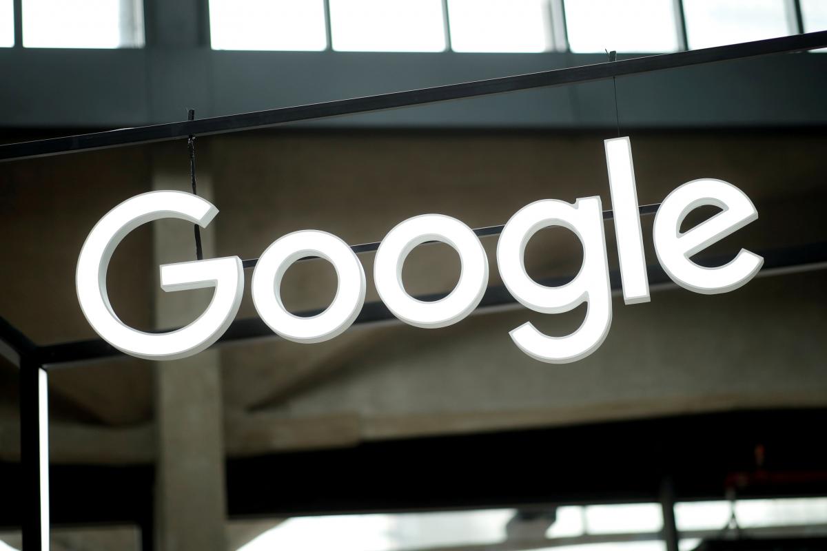 Раніше більше трьох тисяч співробітників Google підписали петицію, в якій зажадали, щоб компанія розірвала контракт з Пентагоном