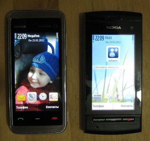 Зліва - Nokia 5530, праворуч - Nokia 5250